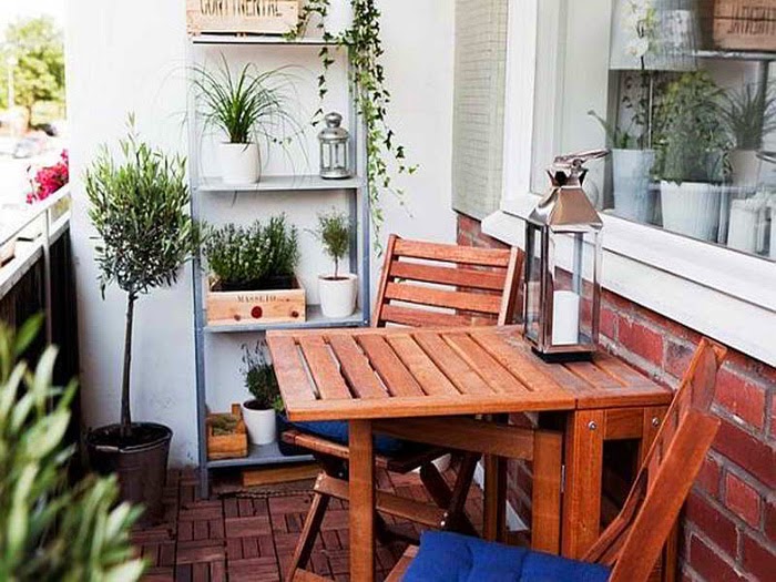 112156135_DesignedApartmentPatioPrivacyIdeas.jpg